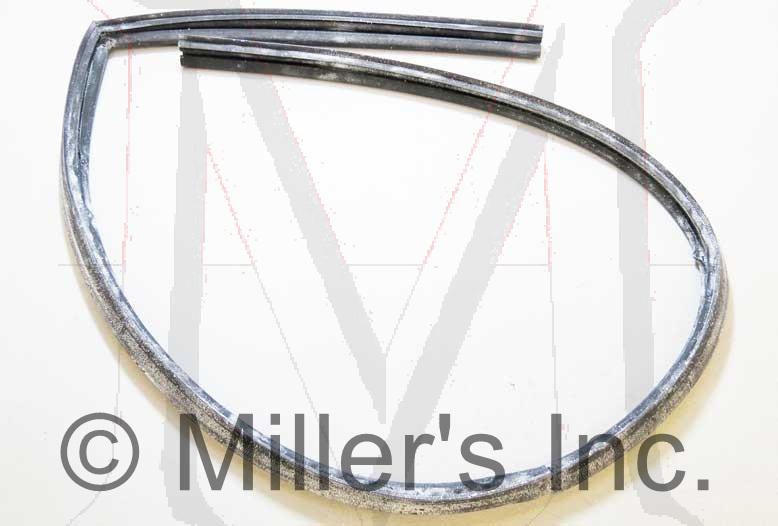 SIDE WINDOW SEAL - RIGHT